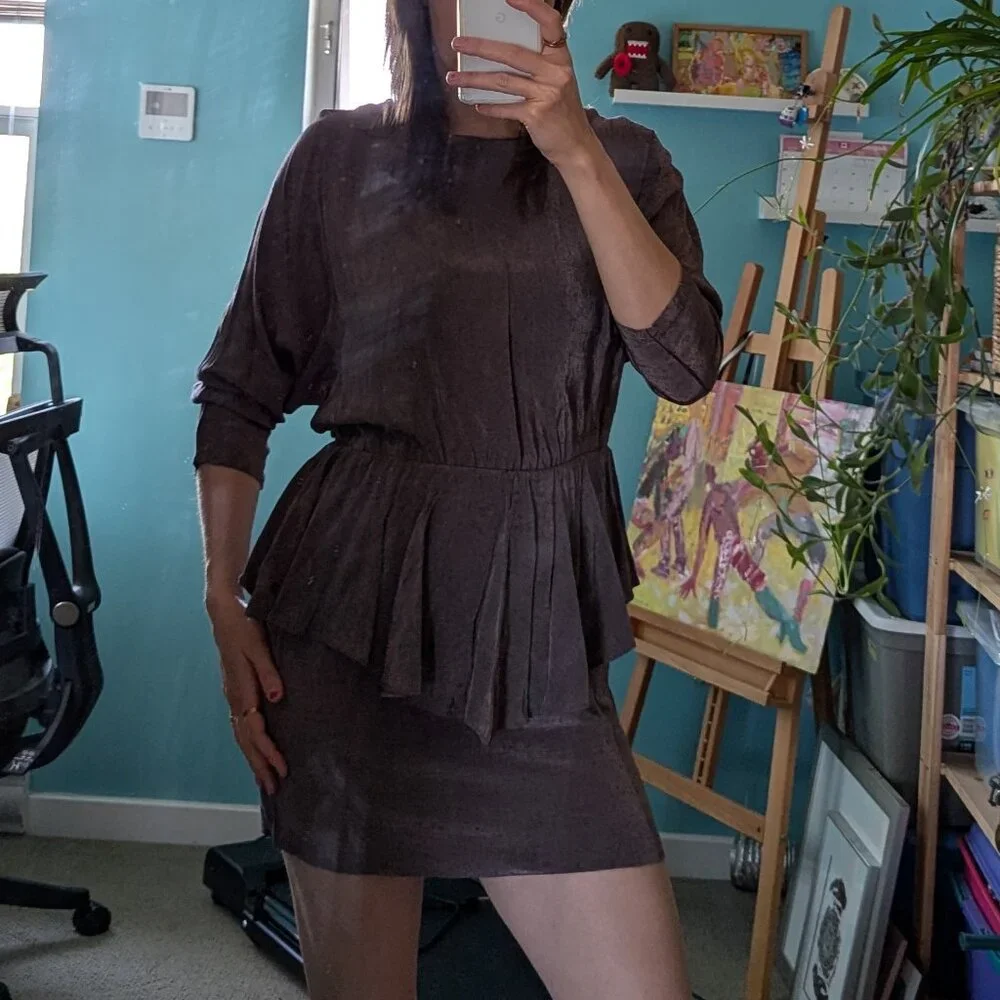 Vintage metallic-like purple mini dress with flattering hip skirt, size M - Picture 11 of 15